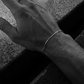 Pulsera Minimalista Dominus